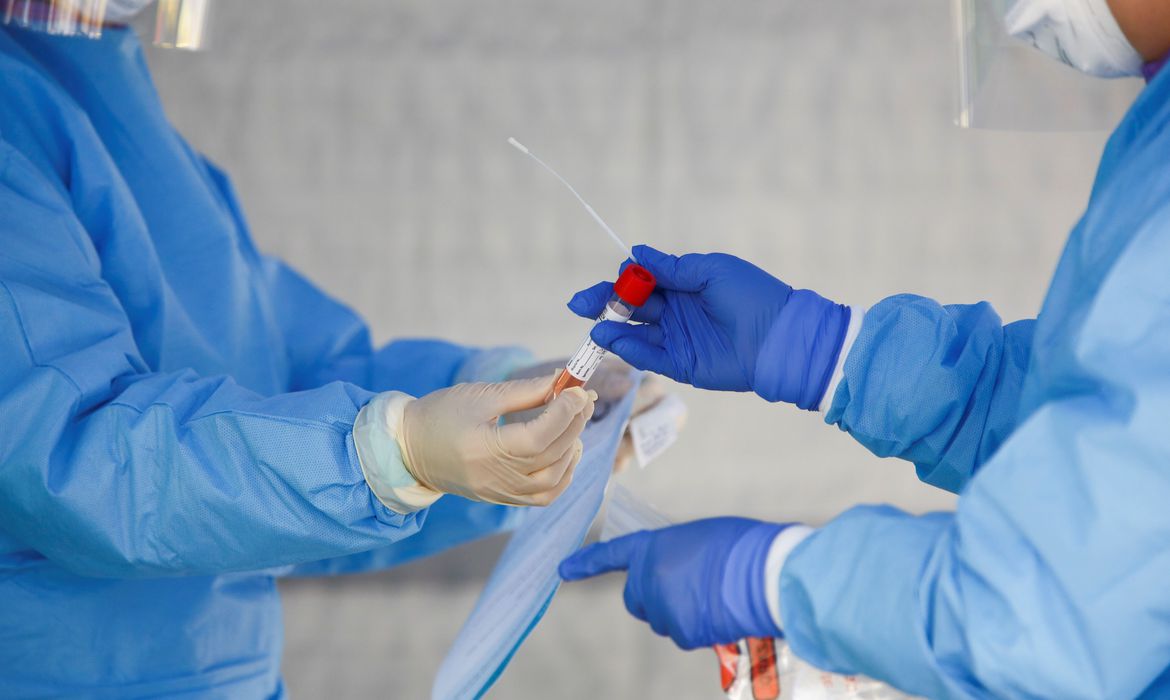 Saúde Brasil acumula 867,6 mil casos do novo coronavírus